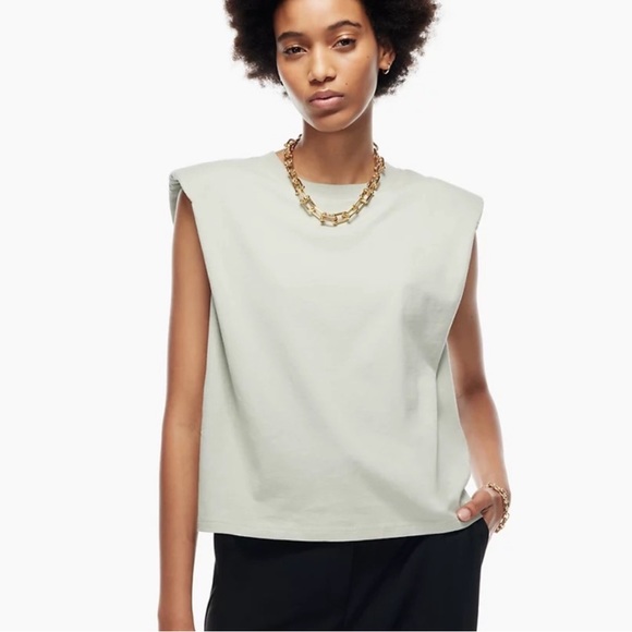 ✨ARITZIA BABATON✨Shoulder Pad Cropped T-Shirt - Picture 1 of 4